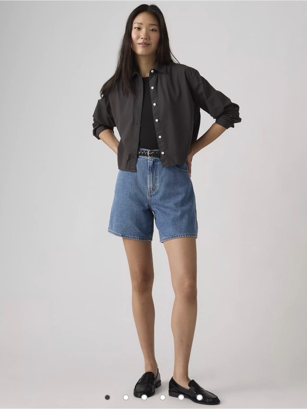EUC Levi’s High Rise Baggy Jean Shorts - Size 28 in Medium Wash